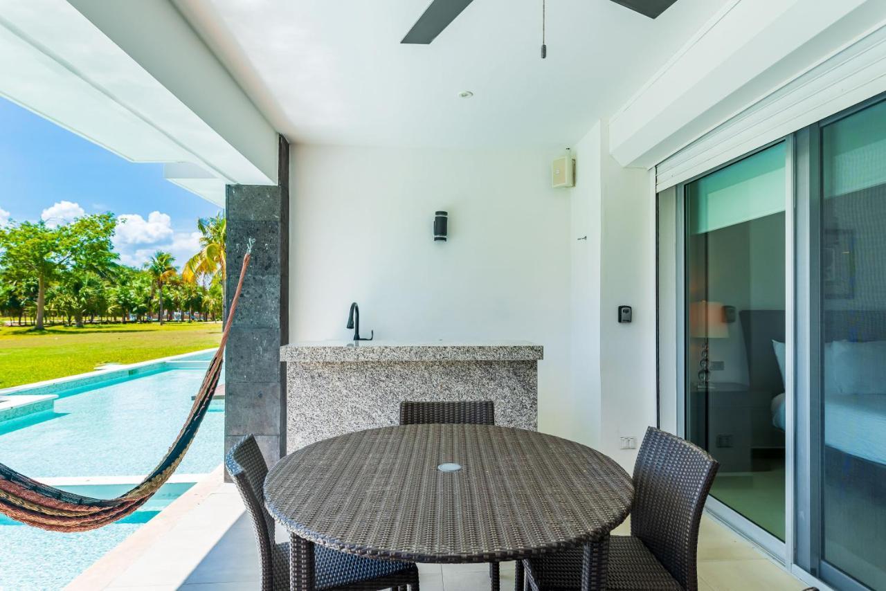 Mareazul Beach Front Condos At Плайя-дель-Кармен Екстер'єр фото